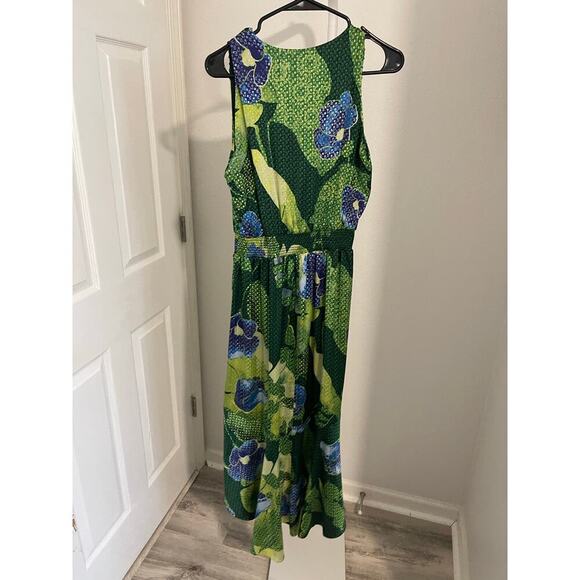 White House Black Market Satin Floral Dress - Picture 4 of 8